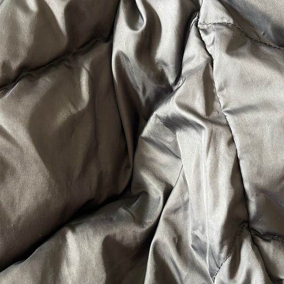 Selling Woolrich coat
Good condition, no damage at all - Picture 8 of 15